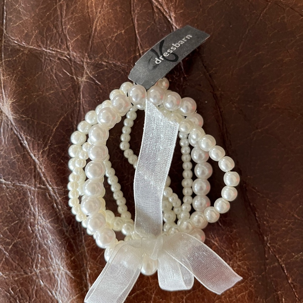 New! Set of stretchy Pearl costume jewelry bracelets dress barn brand